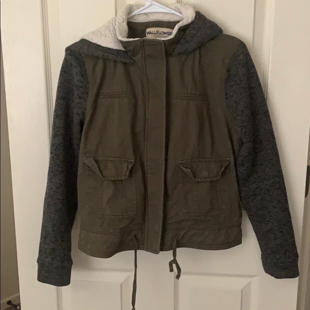 COPY - Army green jacket with grey sleeves